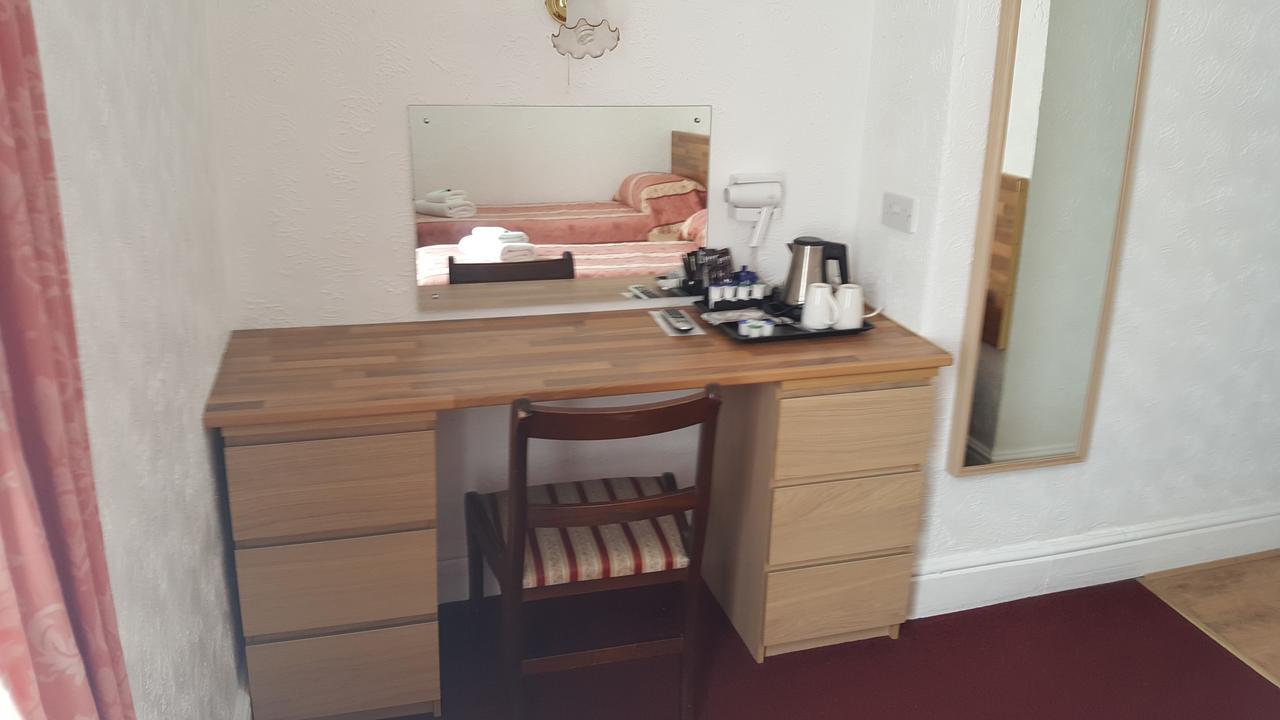 Evans Hotel Llandudno Extérieur photo